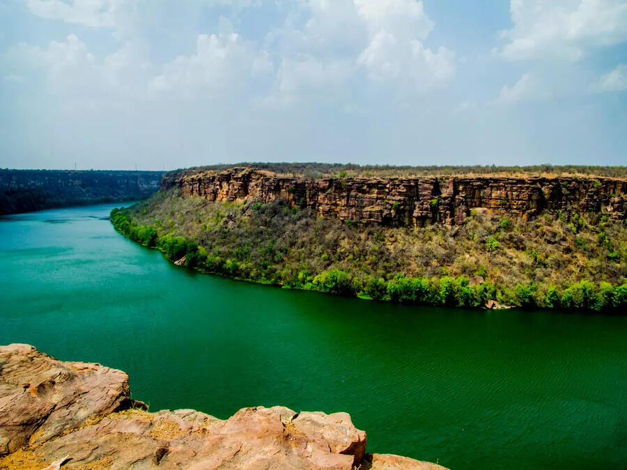 Emerald Chambal river gorge near Garadia Mahadev, Kota